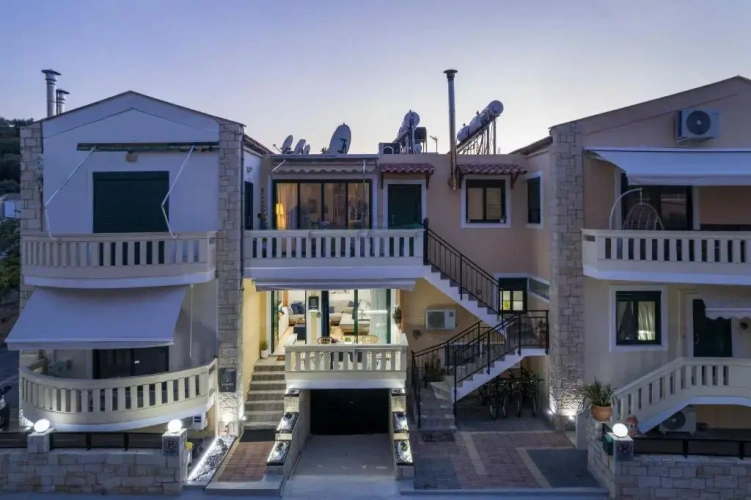2 Bedrooms Apartment