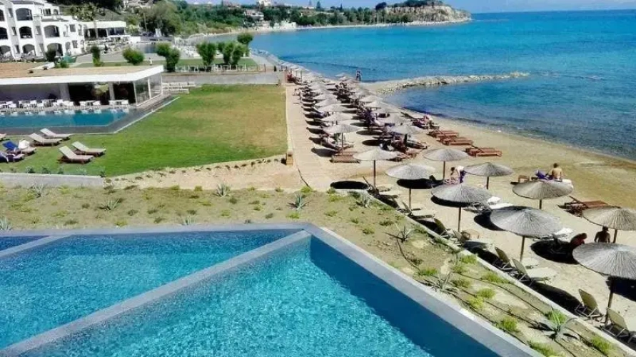 Private Pool Double room with sea view