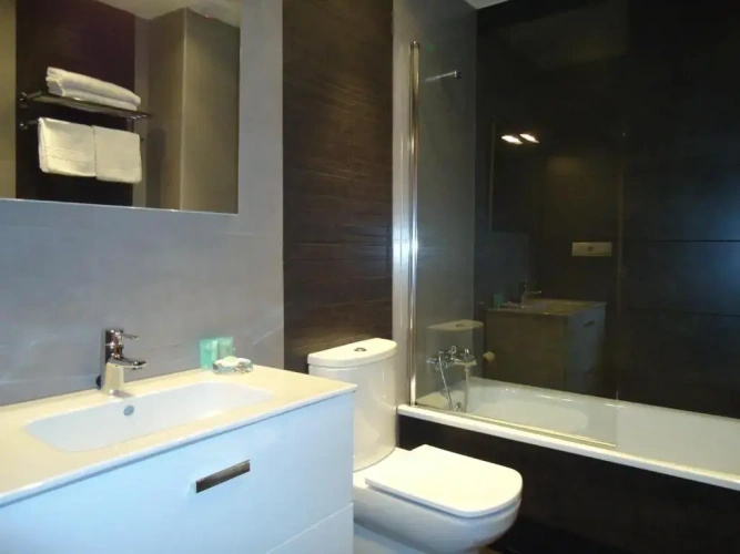 2 Bedrooms Apartment with balcony