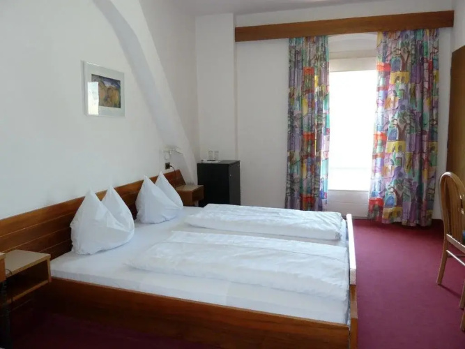 Hotel-Restaurant-Pizzeria Goldrainerhof