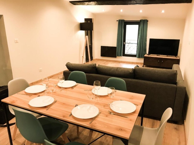 2 Bedrooms Apartment