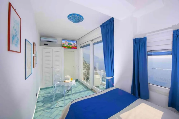 Junior Suite with balcony and with sea view