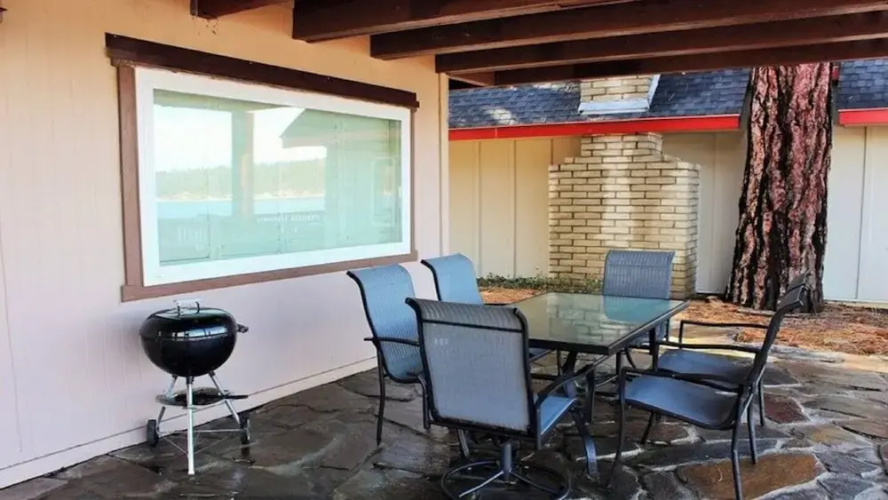 Modern Lakefront Combo