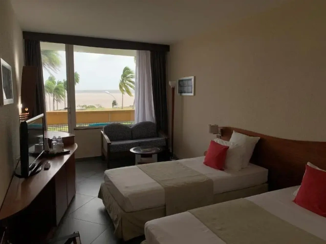 Standard Twin room with sea view