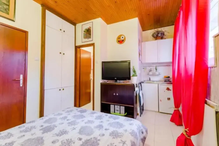 Studio Apartment Silvana - Studio Apartmen Near the Park