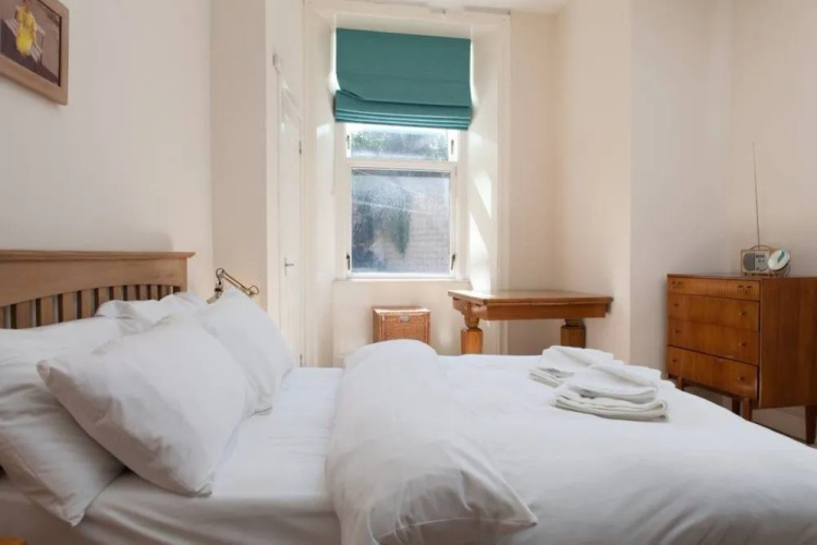 2 Bedroom Flat By The Sea