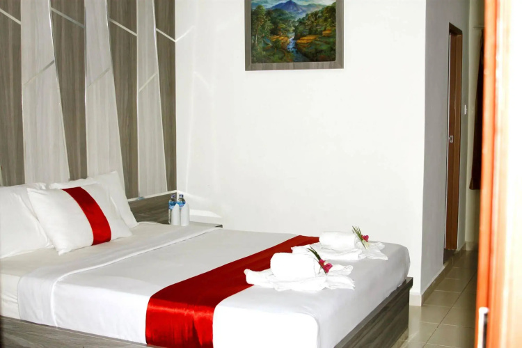 Paradise Hotel