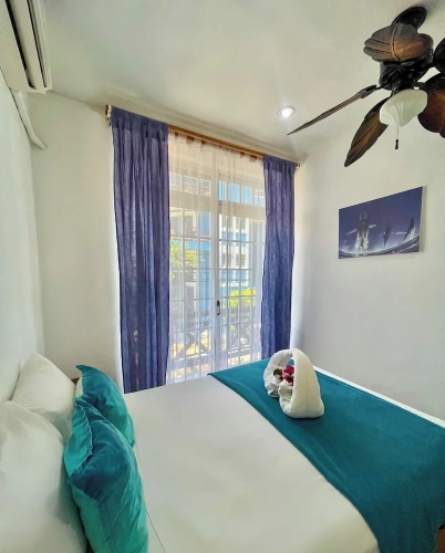 2 Bedrooms Quadruple Family Apartment