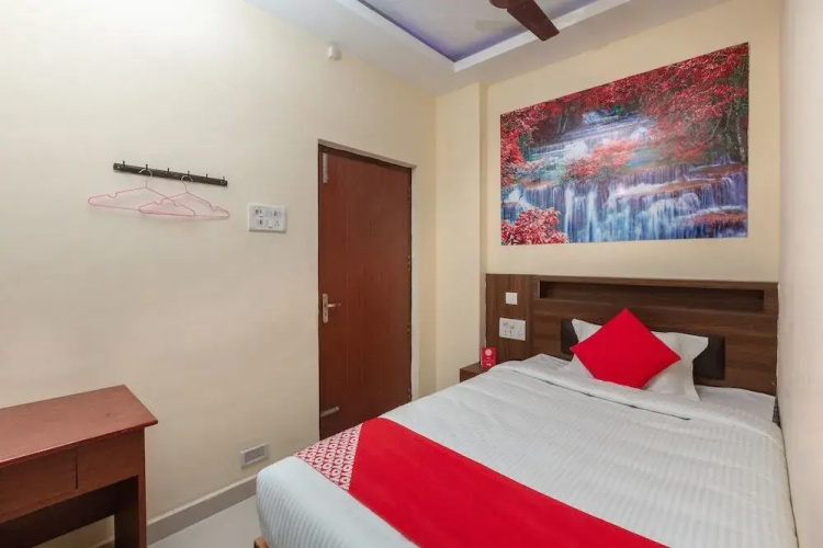 Kumaran Millennium Residency by OYO Rooms