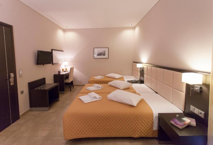Standard Triple room