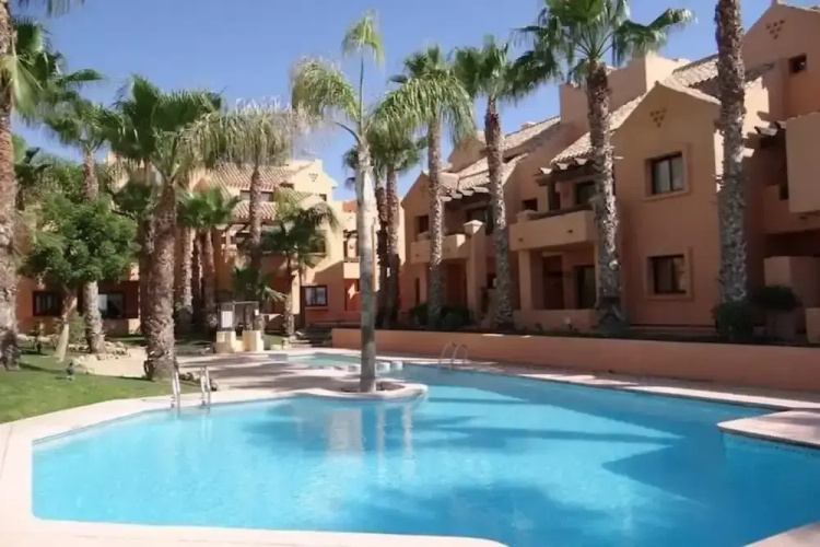 2 Bed, Sleeps 4, Pet Friendly, Free Parking