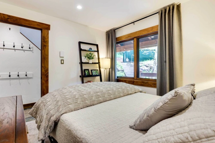 3 Bedrooms Apartment
