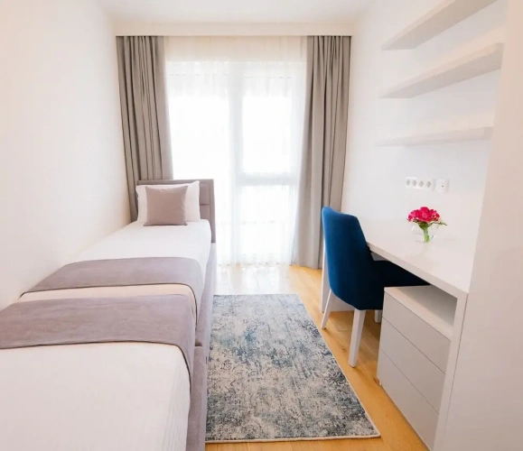 2 Bedrooms Classic Apartment