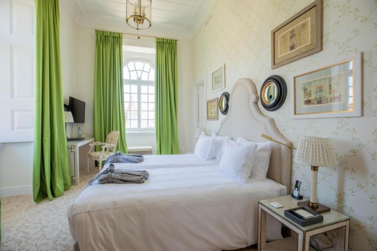 Deluxe Double room with lateral ocean view