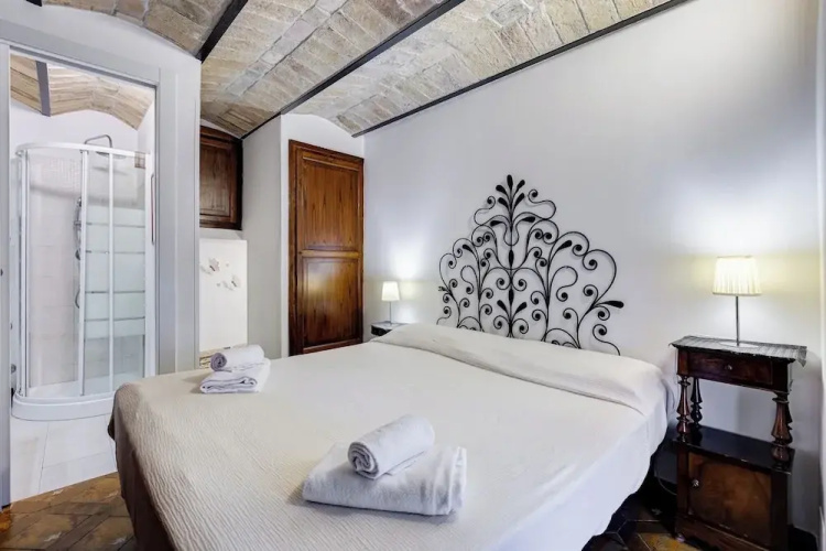 Charming Apt with Garden and Park