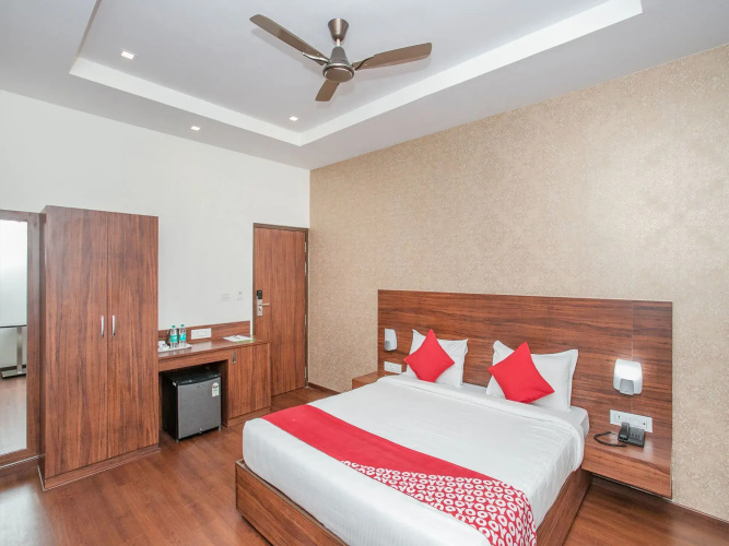 Townhouse OAK Passport Inn