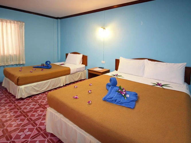 Standard Triple room