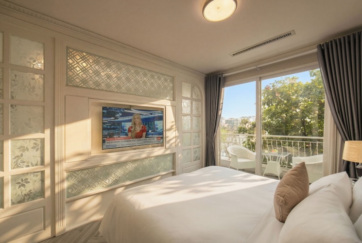 Premium Double room with balcony and with lake view