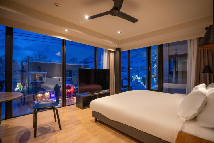 Matthew Suites