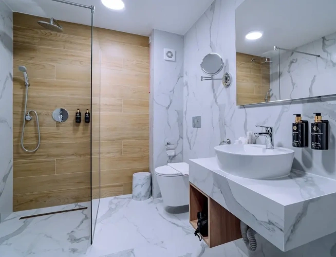 Standard Twin room with city view