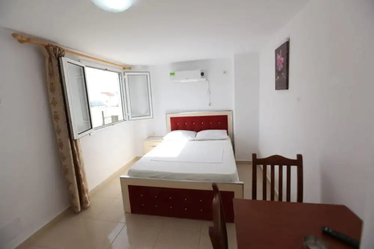 Joni Apartments