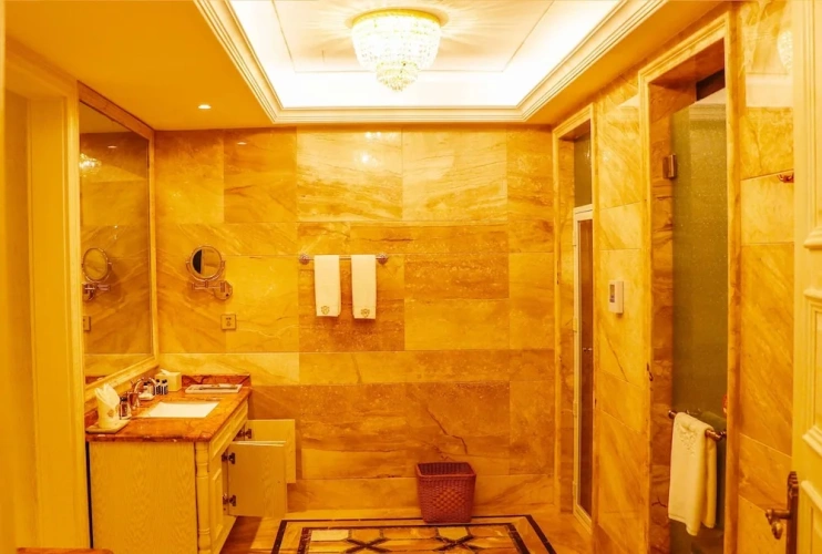 3 Bedrooms Presidential Sextuple Suite