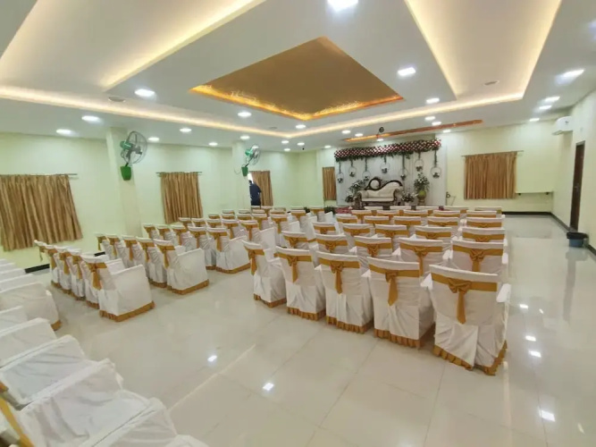 Nalli Plaza