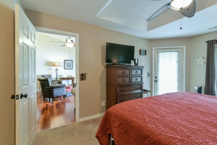 700 Emerald Point 3 Bedroom Condo