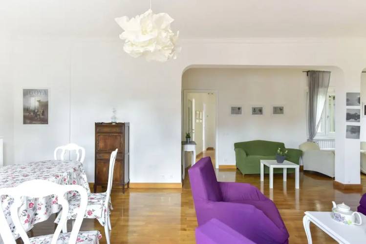 Bright Apartment with Terrace