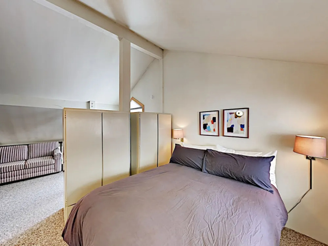 Mountaintop #D - 4 Br Condo