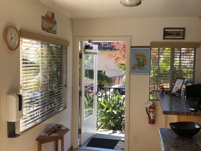 Moonlight Beach Motel