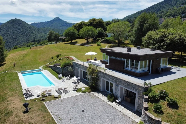 3 Bedrooms Villa