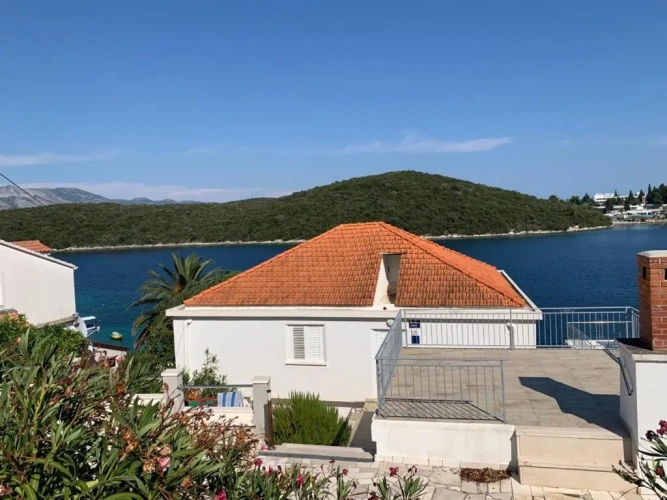 Studio with balcony and with sea view