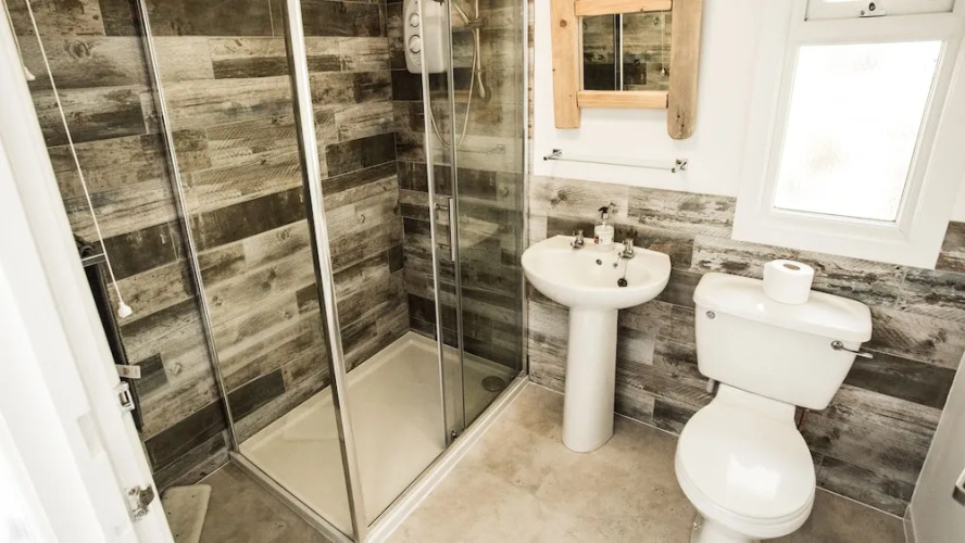 Lusty Glaze Beach Accommodation