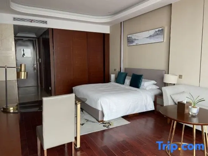 Suite with view