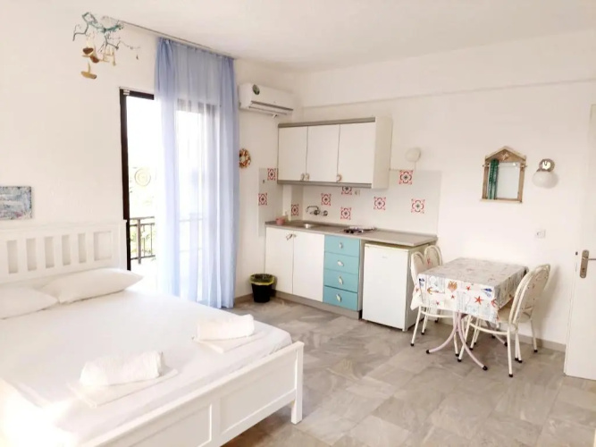 Brunis Apartments