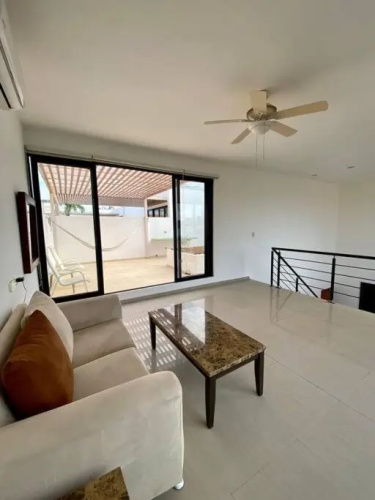 2 bd 2 bath penthouse walking distance from 5th Av