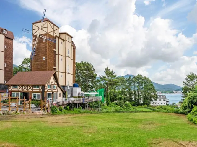 Poonchamaeul Iris Pension