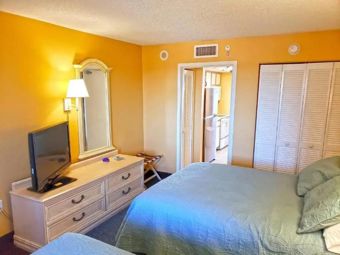 Stunning Views from this 17th Floor Central Myrtle Beach Resort!