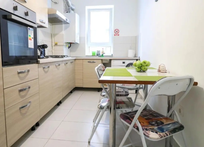 2 Bedrooms Apartment