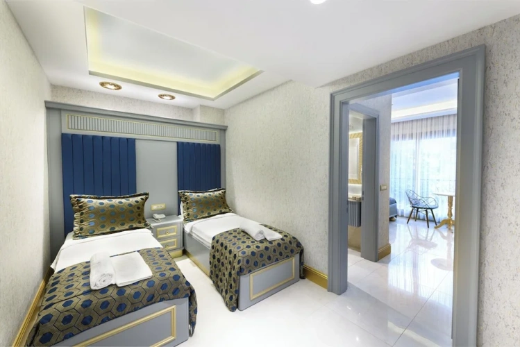 2 Bedrooms Standard Quadruple Family room