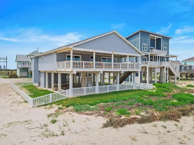 4 Bedrooms Cottage