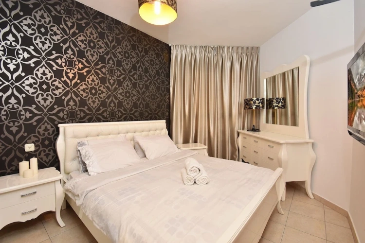 1 Bedroom Premium Apartment with balcony and with lake view