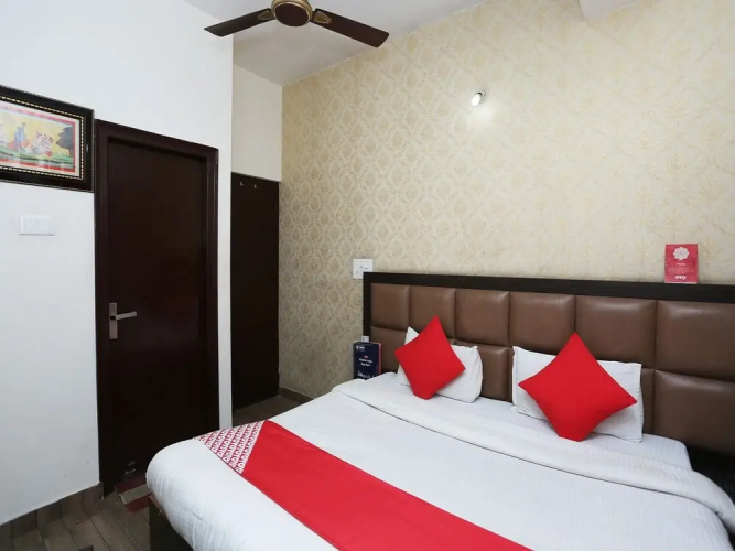 OYO 26156 Comfort Inn