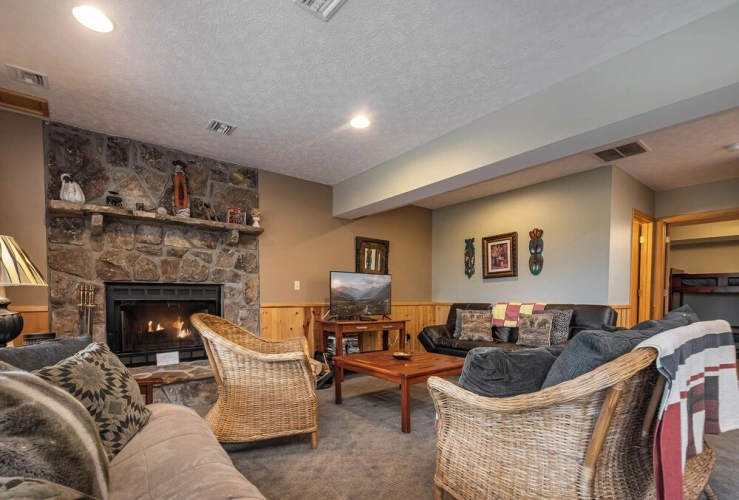 4 Bedrooms Cottage