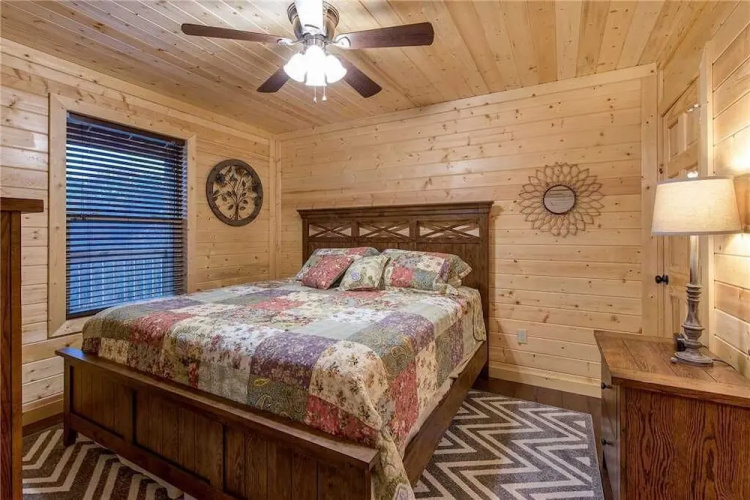 Emilys Hideaway - Four Bedroom Cabin