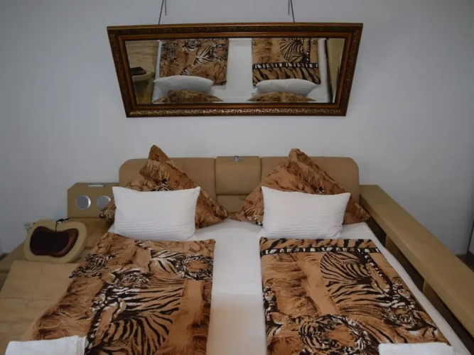 City Apartment With Waterbed