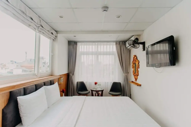 Deluxe Double room with city view