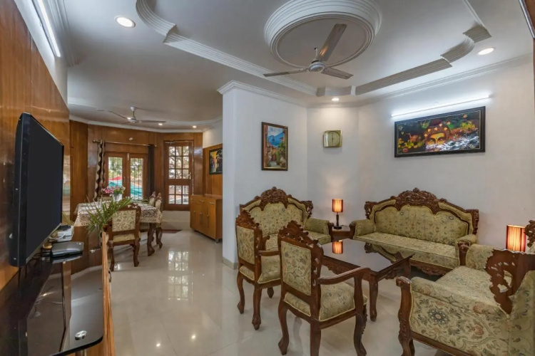 Saffronstays Grandview Haven, Barog