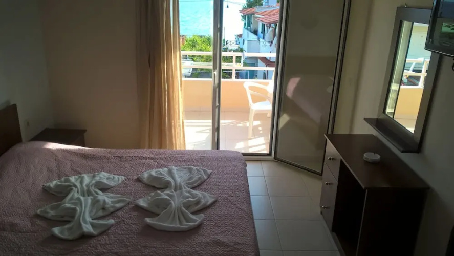Kyparissis Rooms